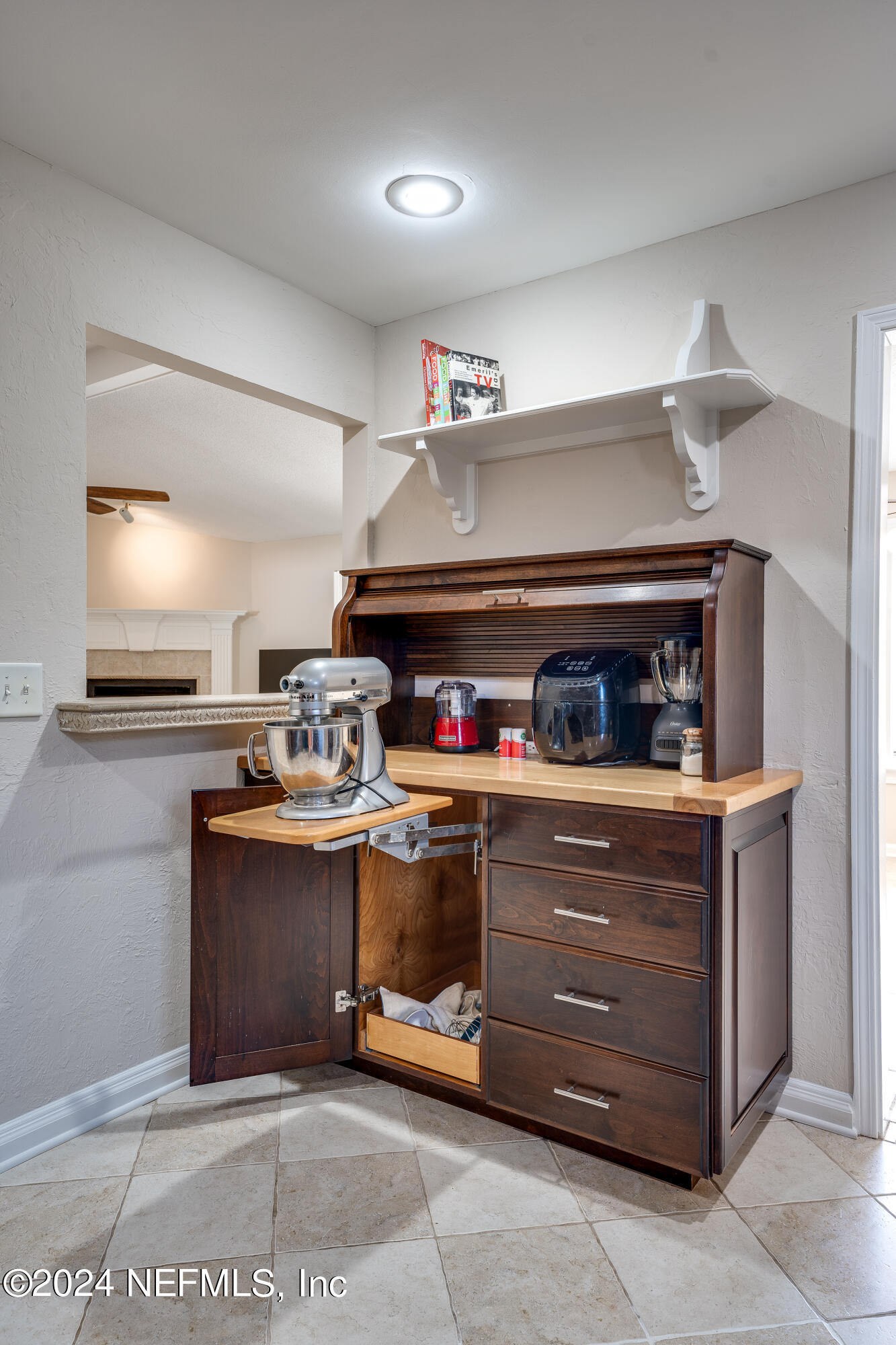 10747 CROSSTIE Road E