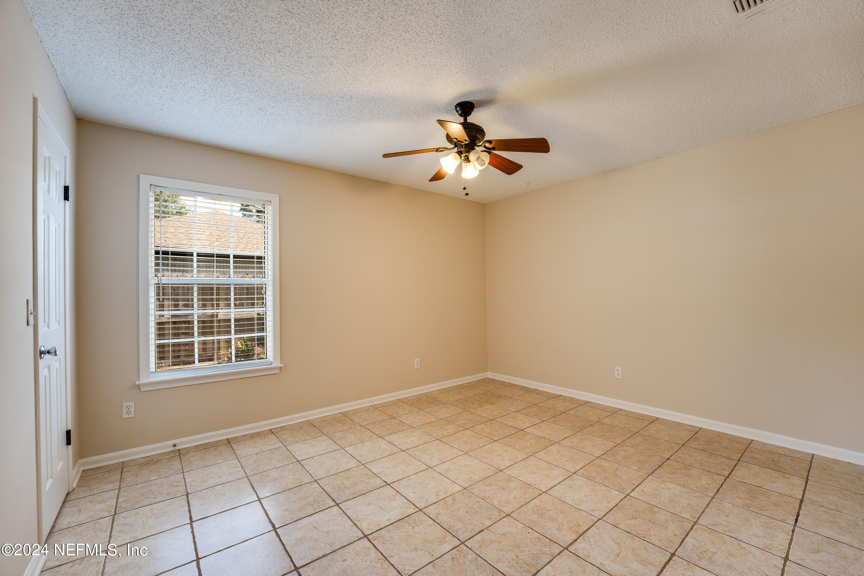 10747 CROSSTIE Road E