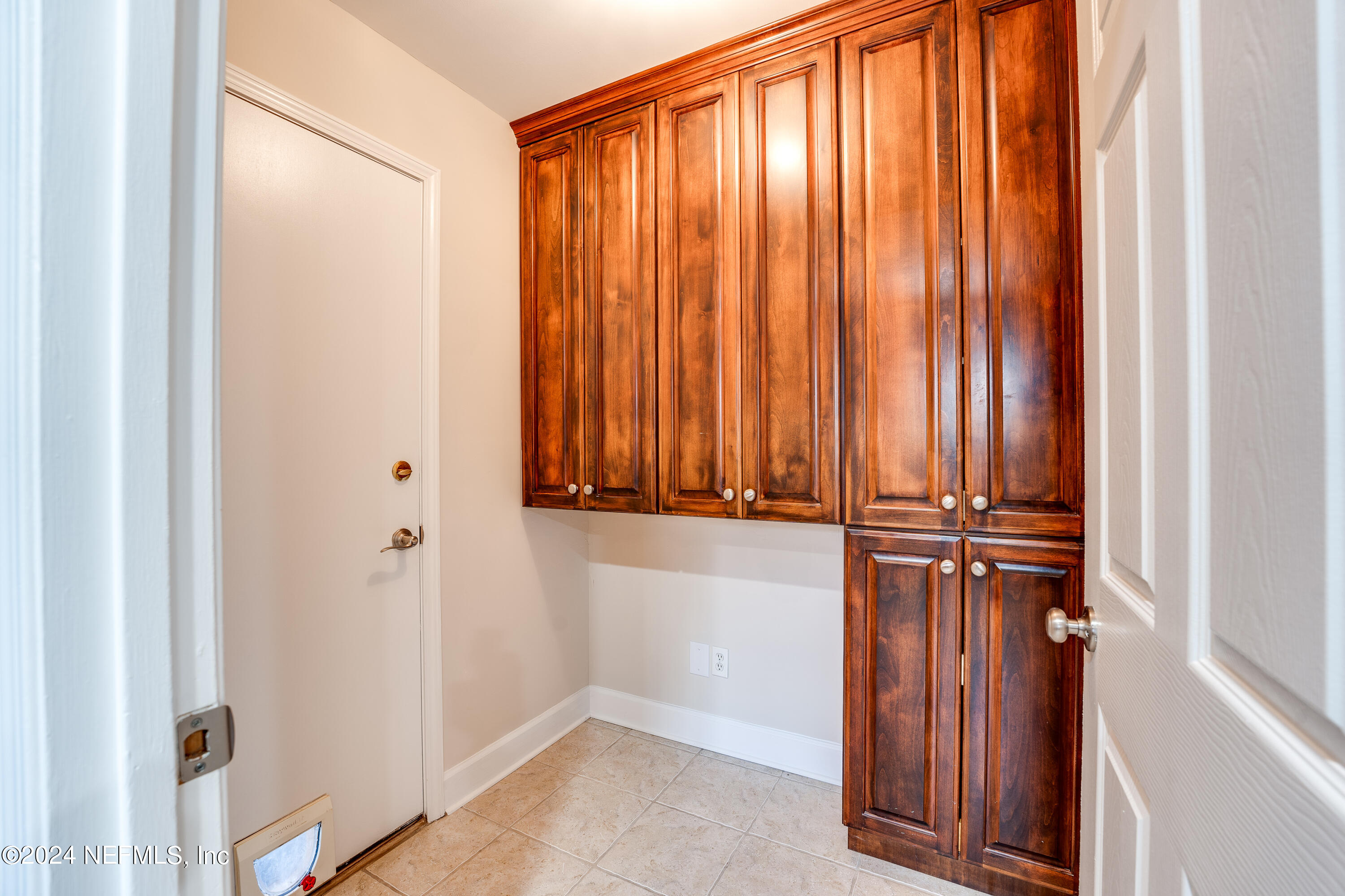 10747 CROSSTIE Road E