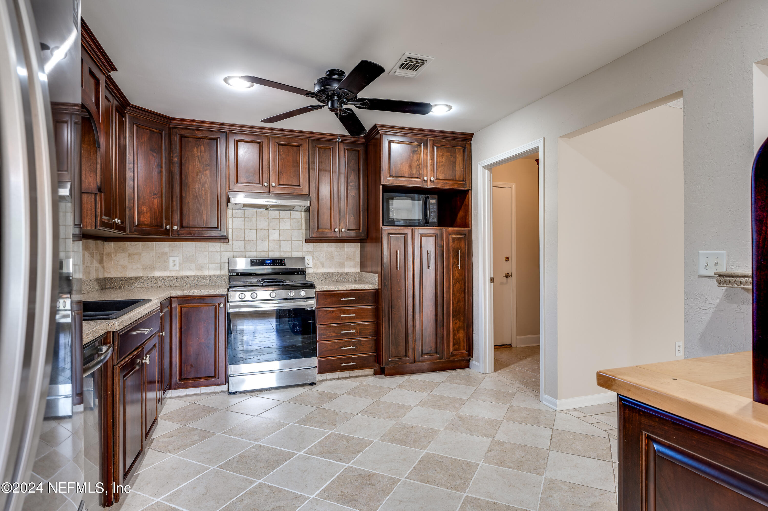 10747 CROSSTIE Road E