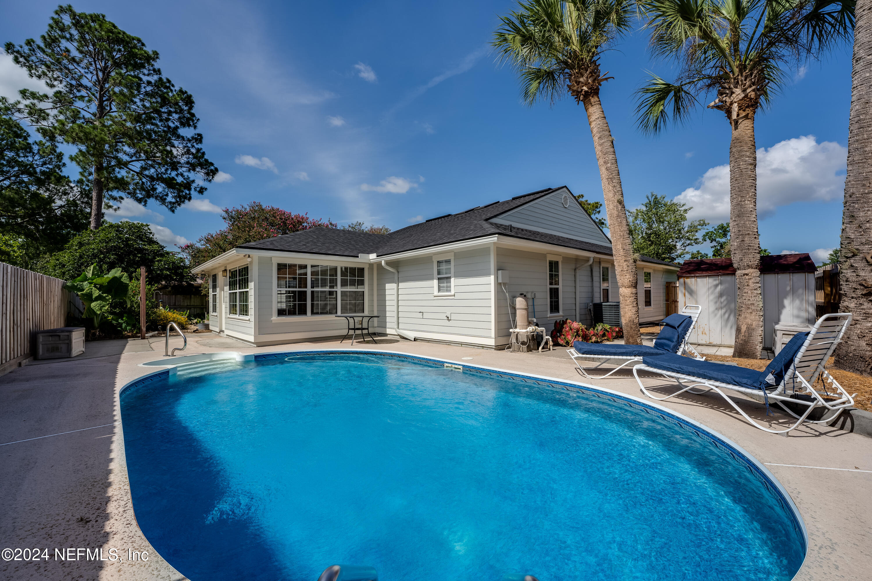 10747 CROSSTIE Road E