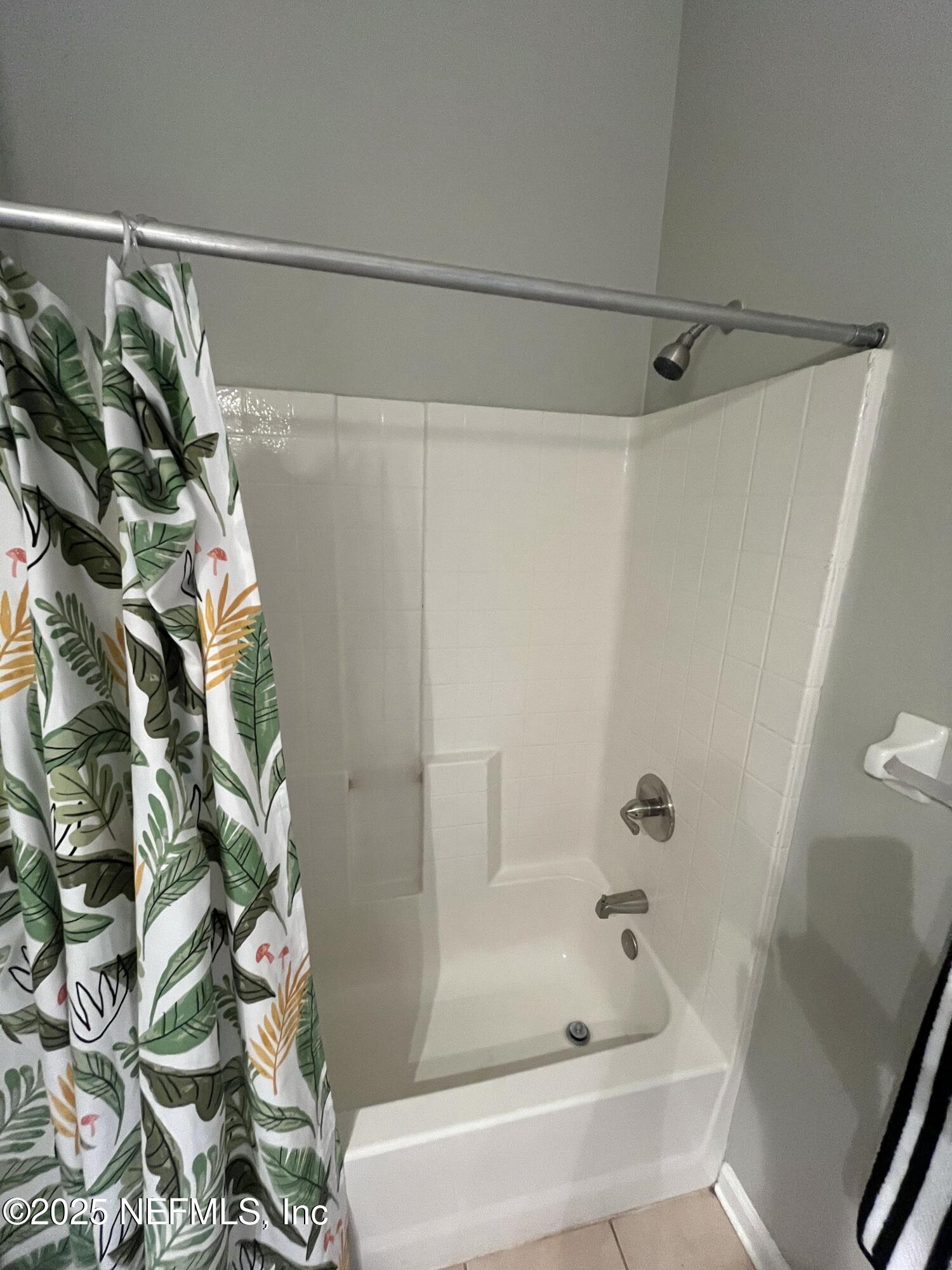 7990 BAYMEADOWS Road E, 907