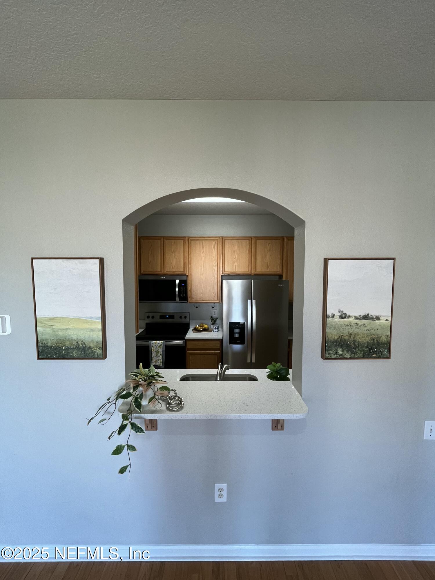 7990 BAYMEADOWS Road E, 907