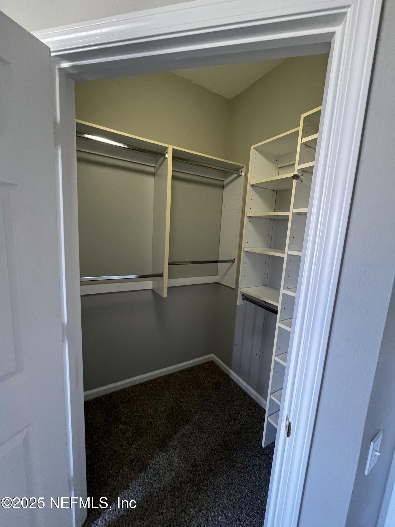 7990 BAYMEADOWS Road E, 907