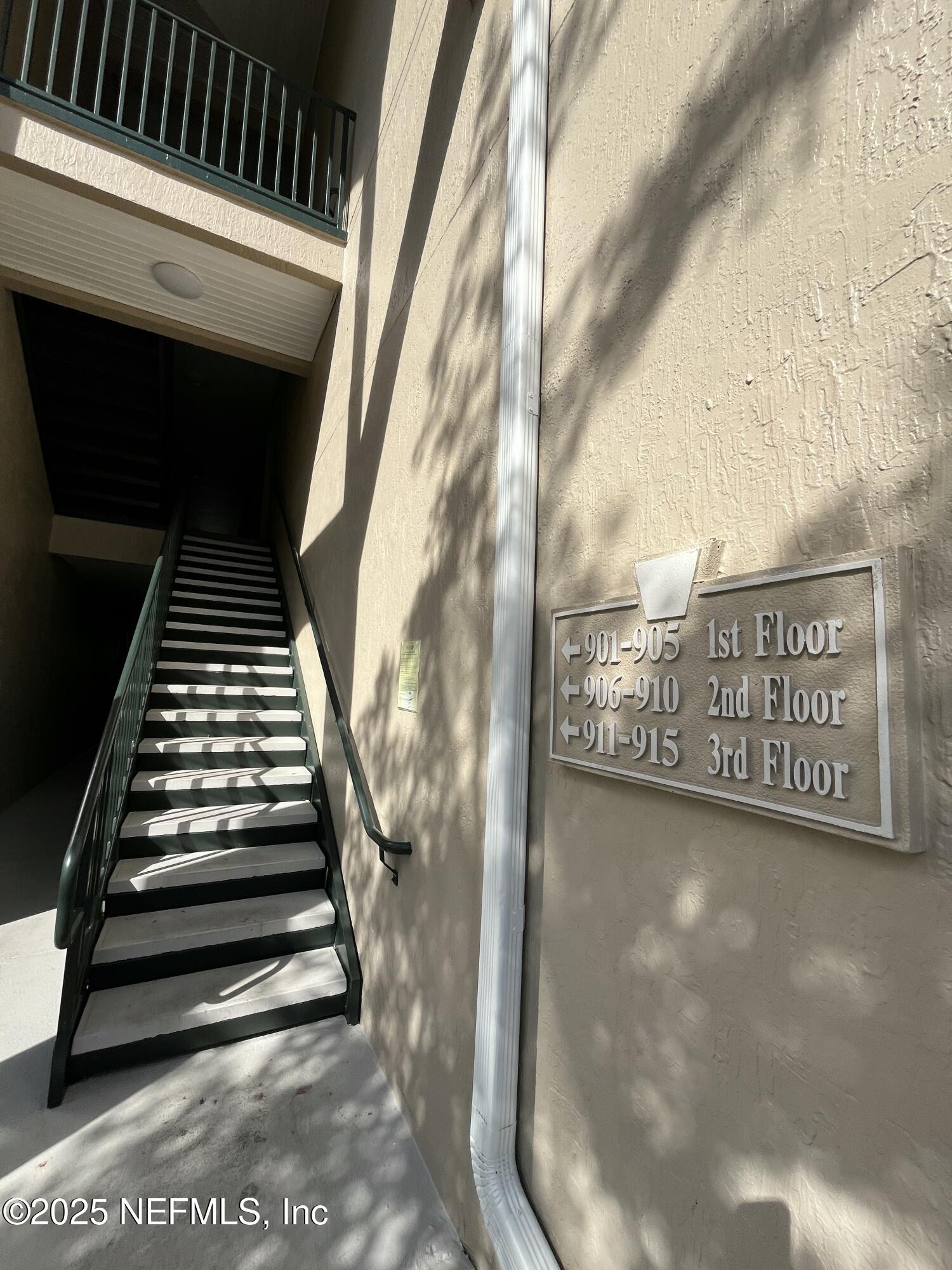 7990 BAYMEADOWS Road E, 907