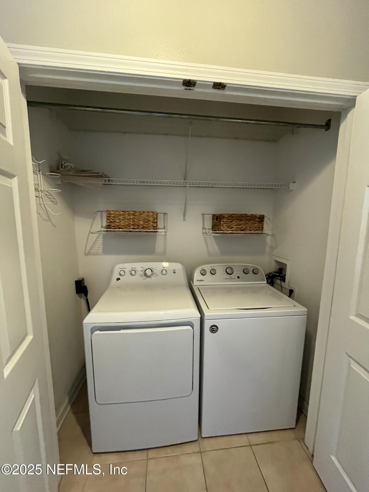 7990 BAYMEADOWS Road E, 907