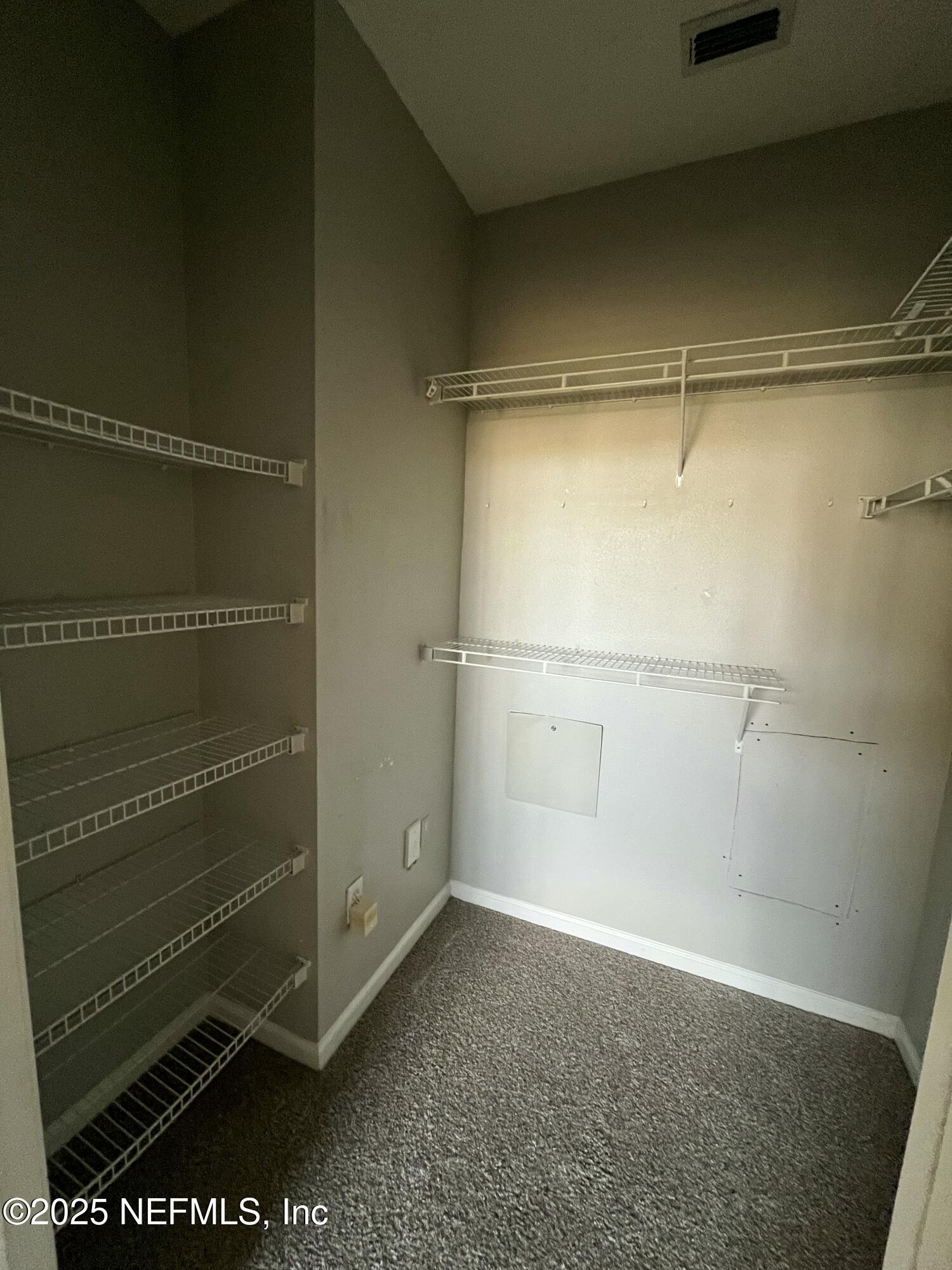 7990 BAYMEADOWS Road E, 907