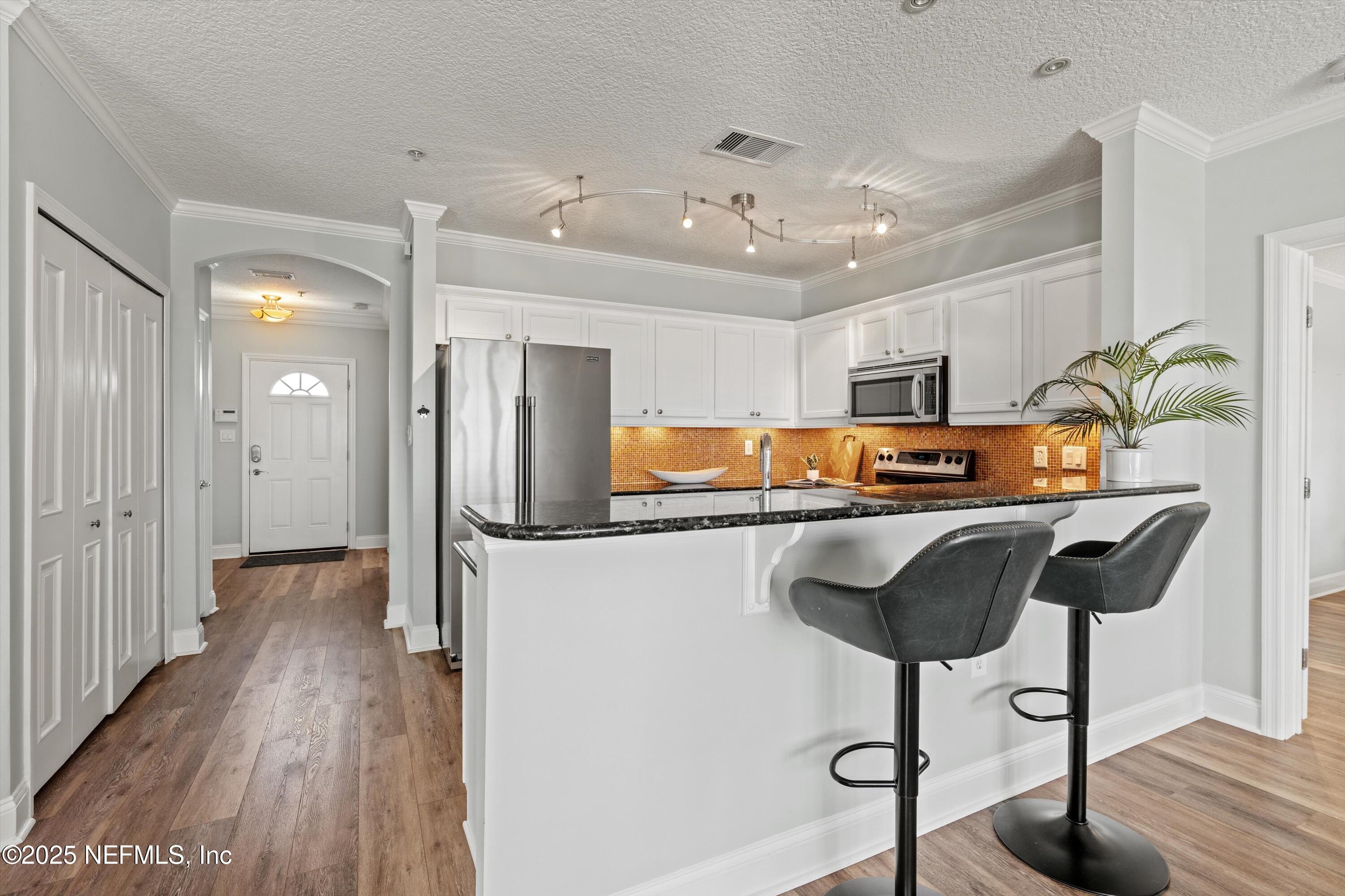 922 1ST Street S, 102