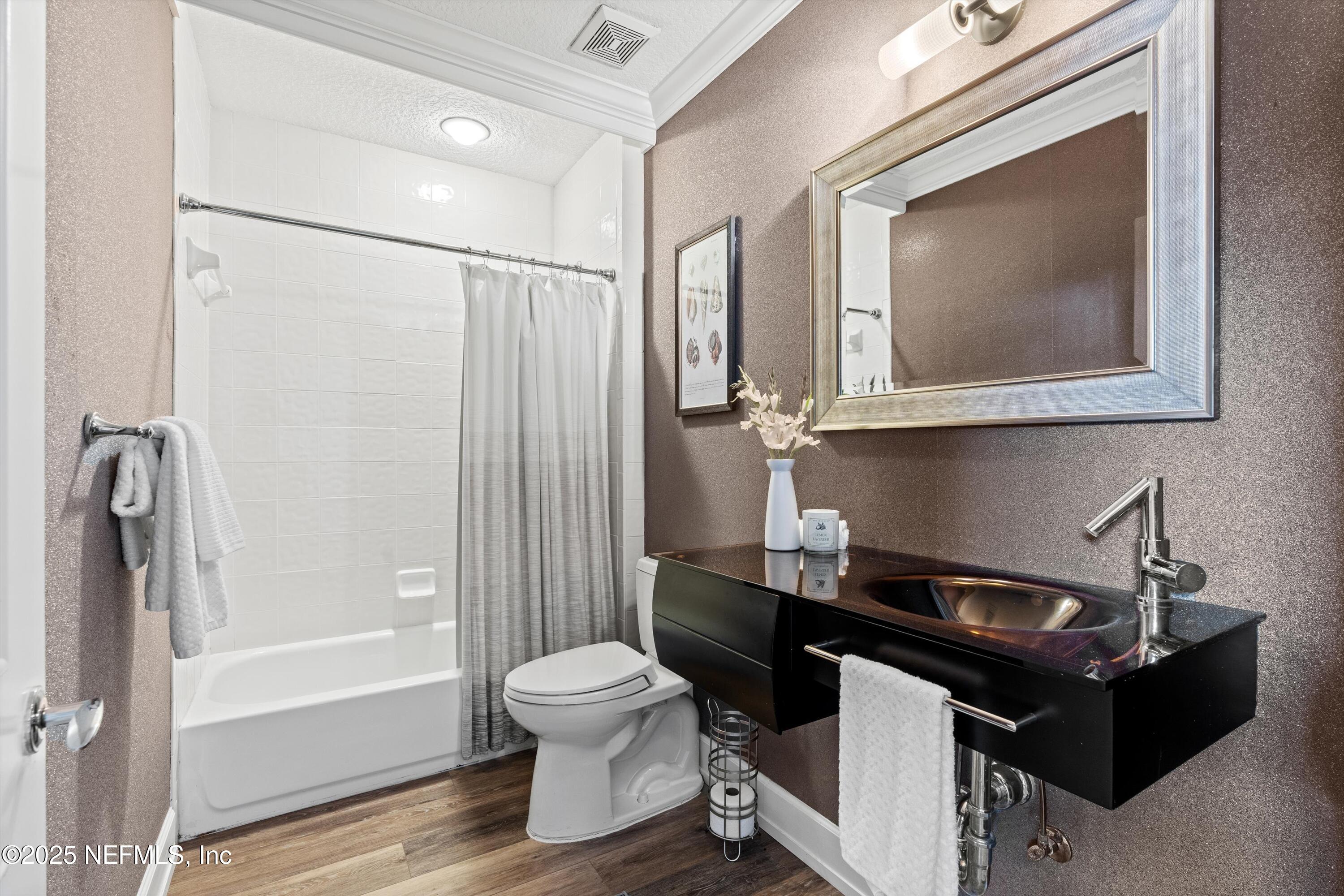 922 1ST Street S, 102