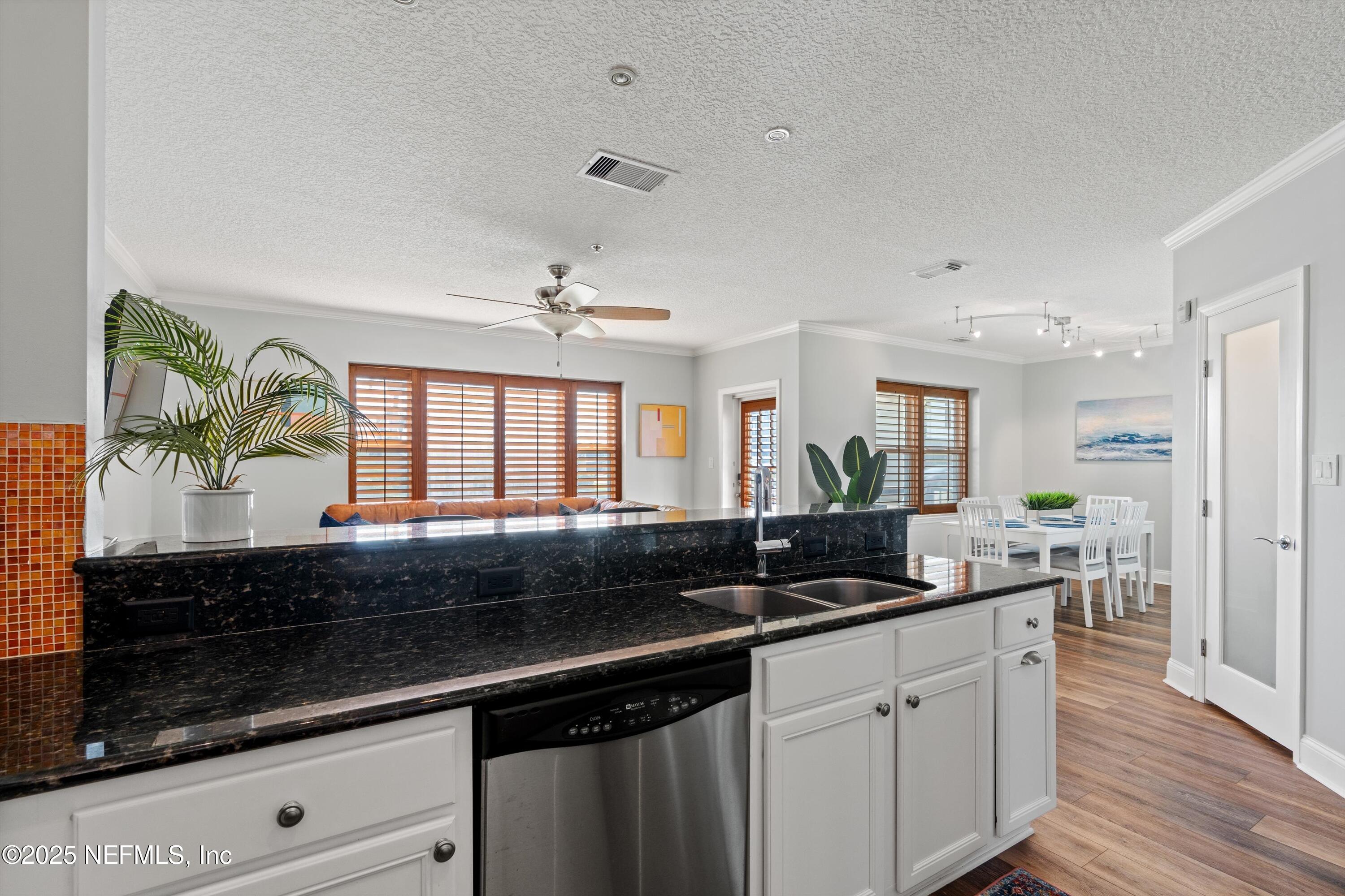 922 1ST Street S, 102