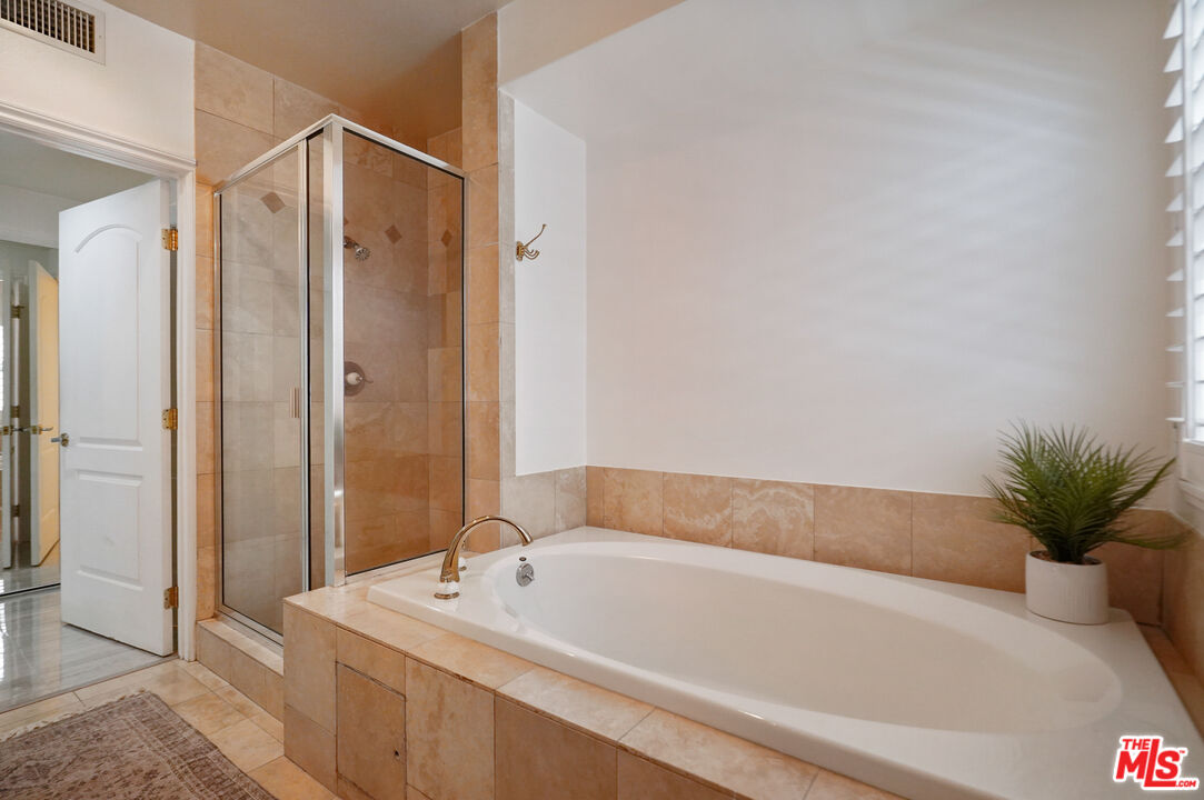 11826 Dorothy St Unit: 102