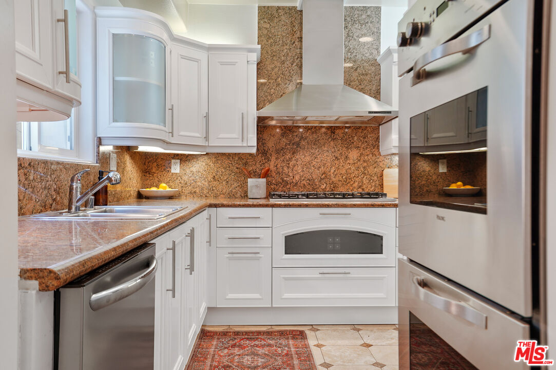 11826 Dorothy St Unit: 102