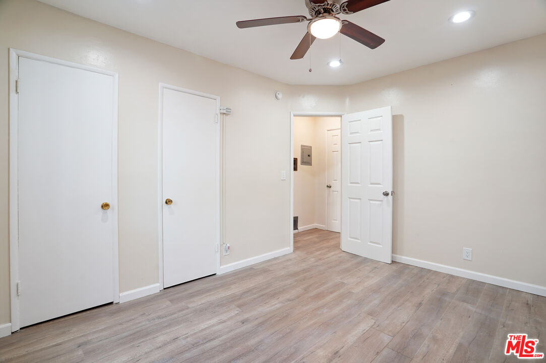 20609 Hartland St Unit: B