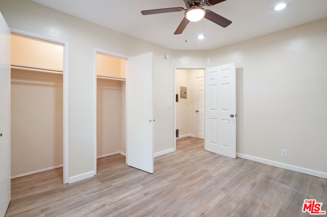 20609 Hartland St Unit: B