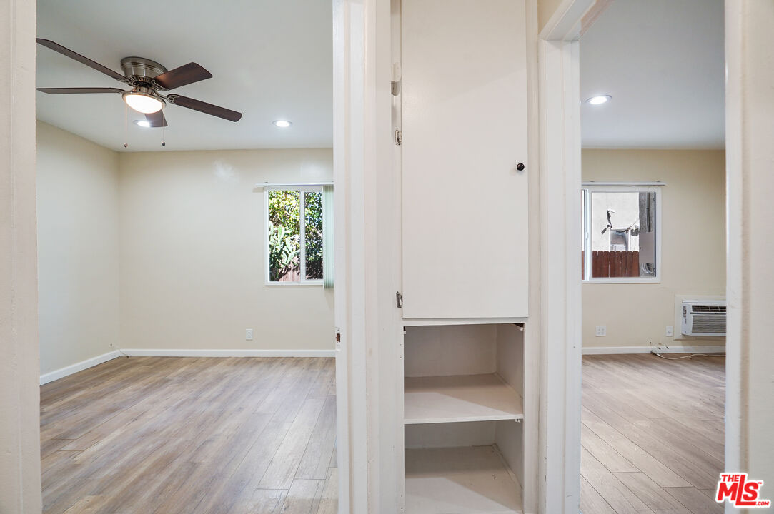 20609 Hartland St Unit: B