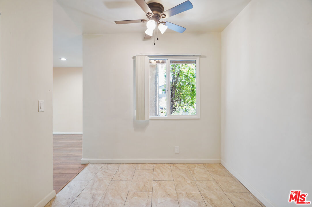 20609 Hartland St Unit: B