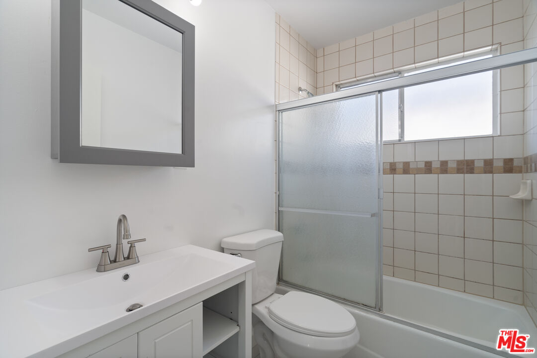 849 S Bedford St Unit: 2