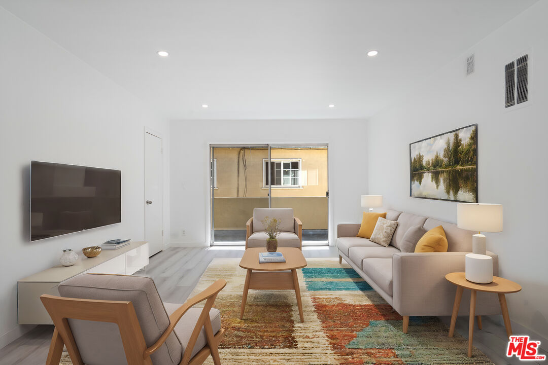 849 S Bedford St Unit: 2