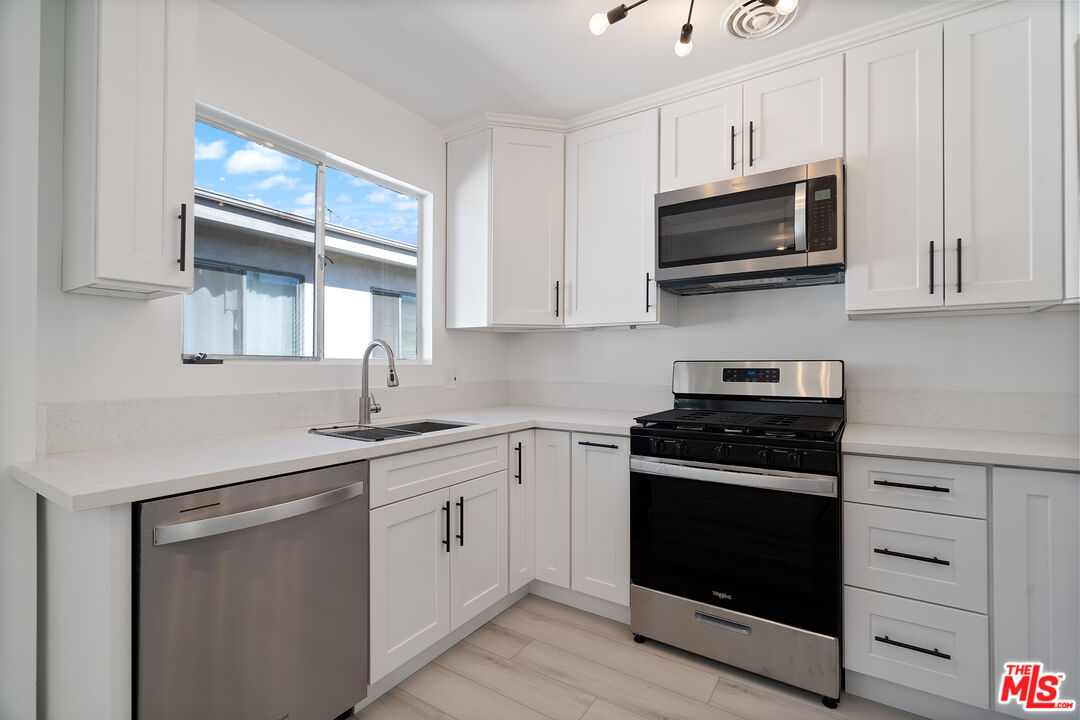 849 S Bedford St Unit: 2