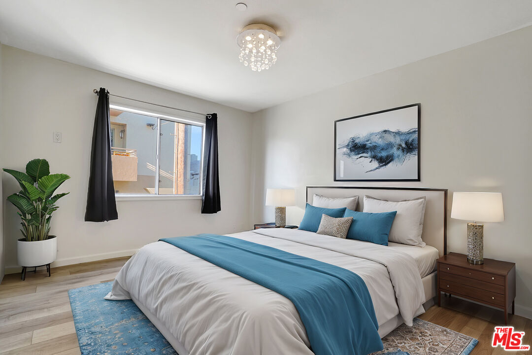 1811 Fairburn Ave Unit: 102