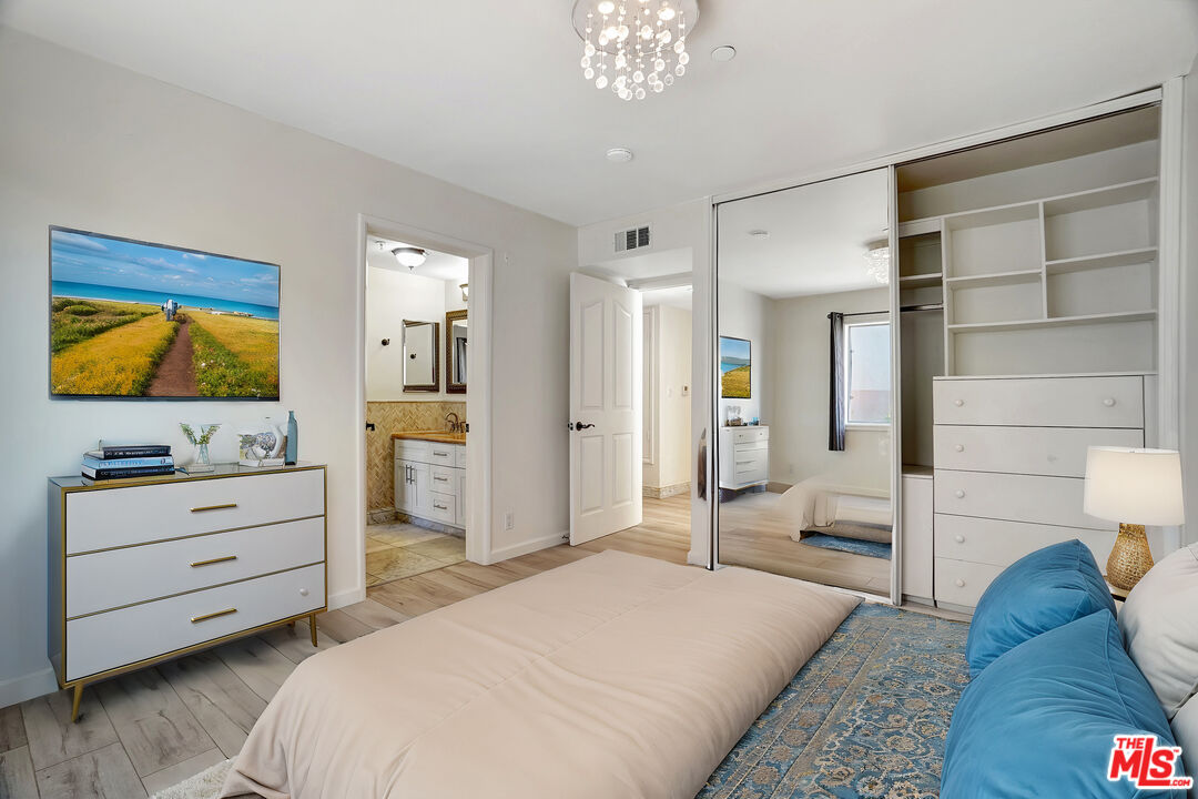 1811 Fairburn Ave Unit: 102