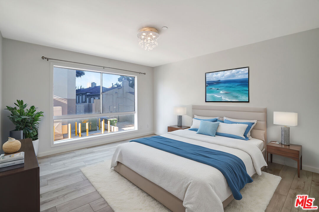 1811 Fairburn Ave Unit: 102