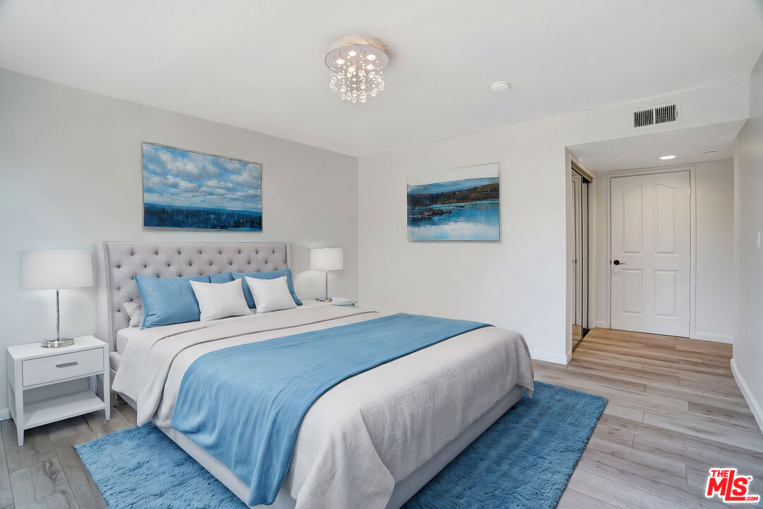 1811 Fairburn Ave Unit: 102