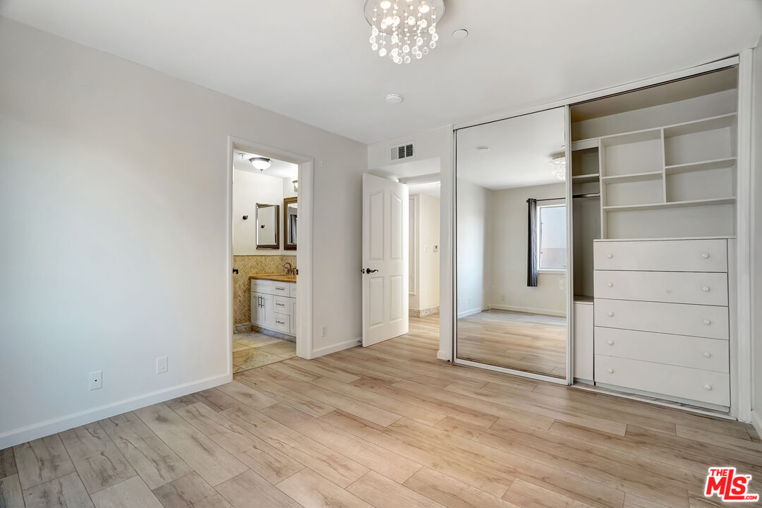 1811 Fairburn Ave Unit: 102
