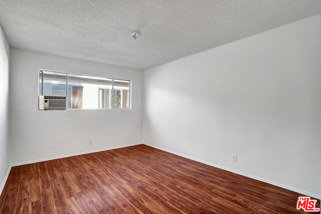849 S Bedford St Unit: 4