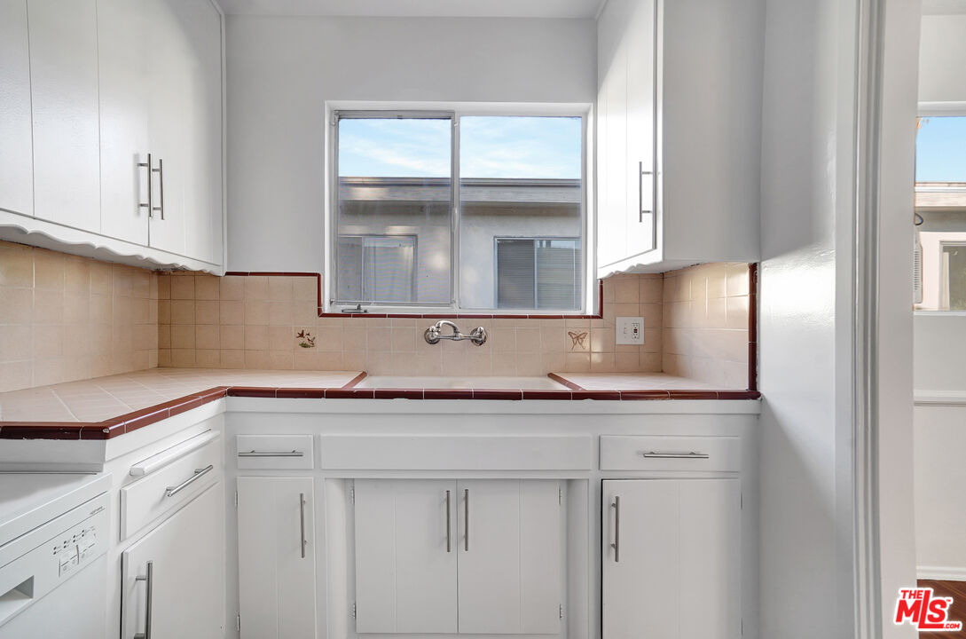 849 S Bedford St Unit: 4