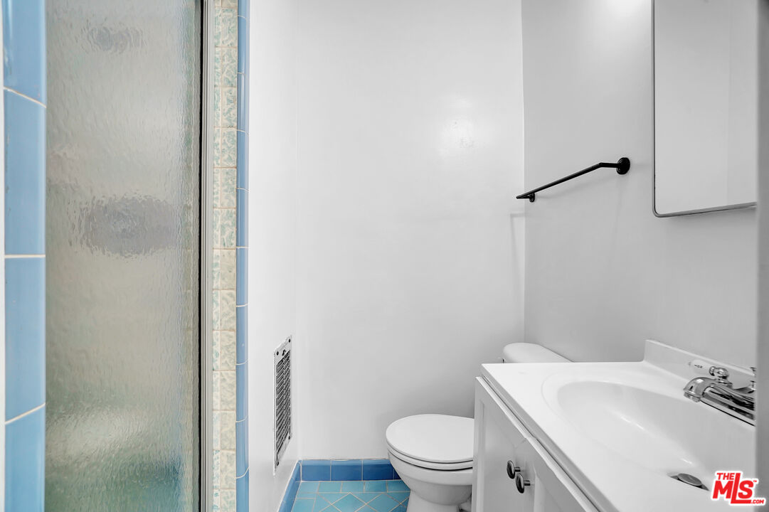 849 S Bedford St Unit: 4