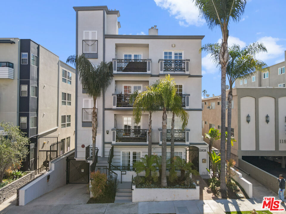 11826 Dorothy St Unit: 202