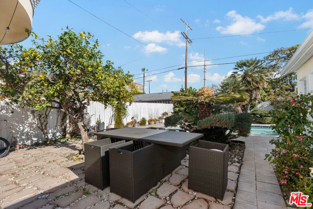1706 AMHERST AVE