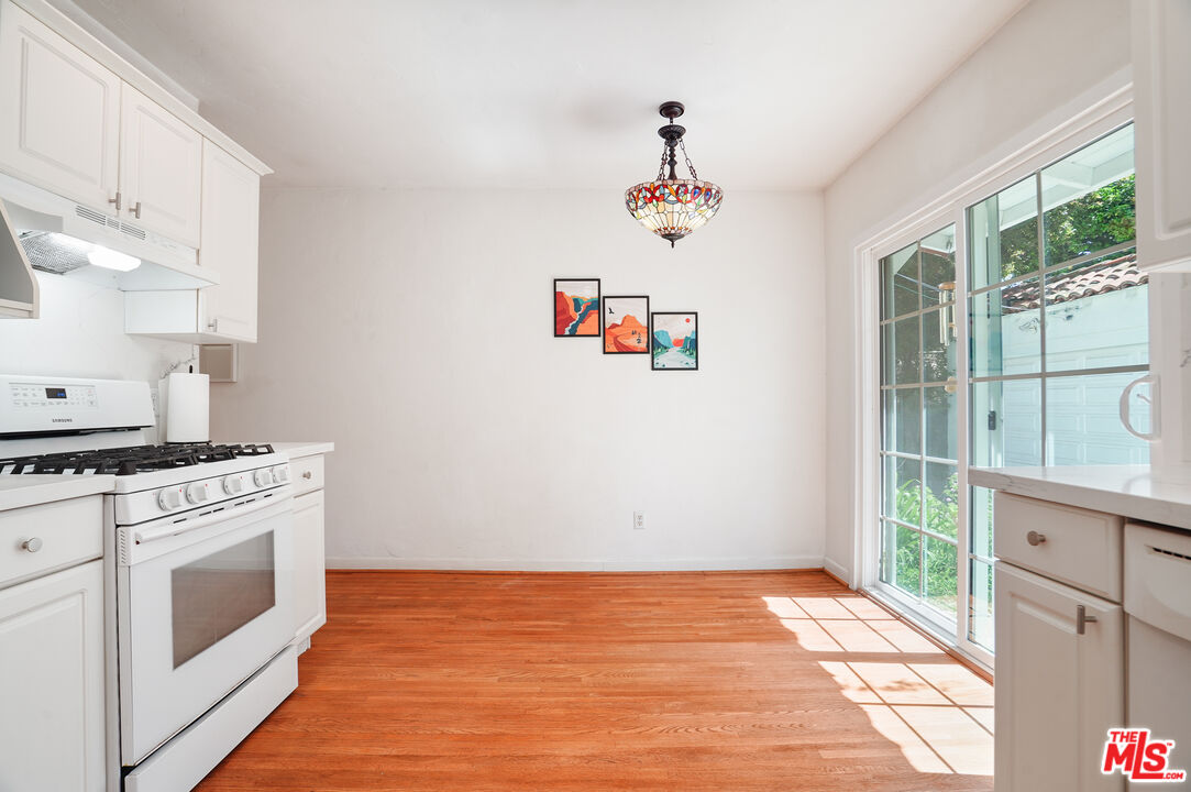 1931 Midvale Ave