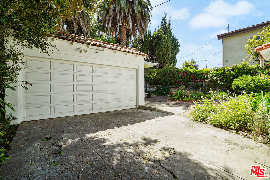 1931 Midvale Ave