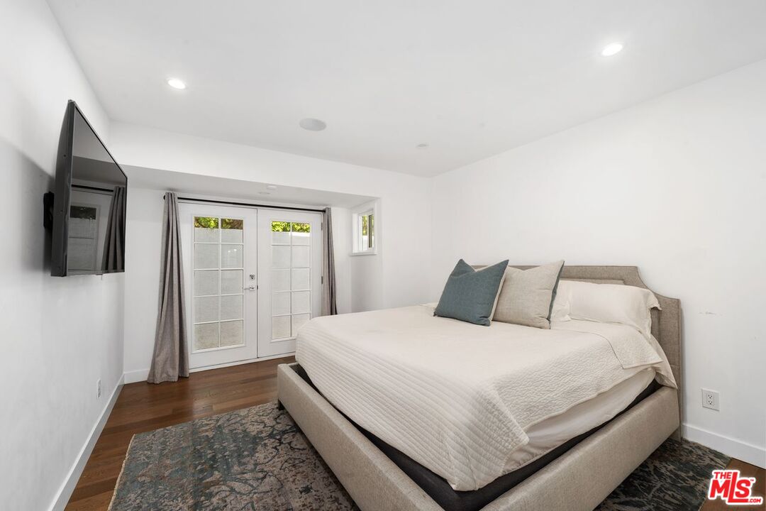400 Chautauqua Blvd