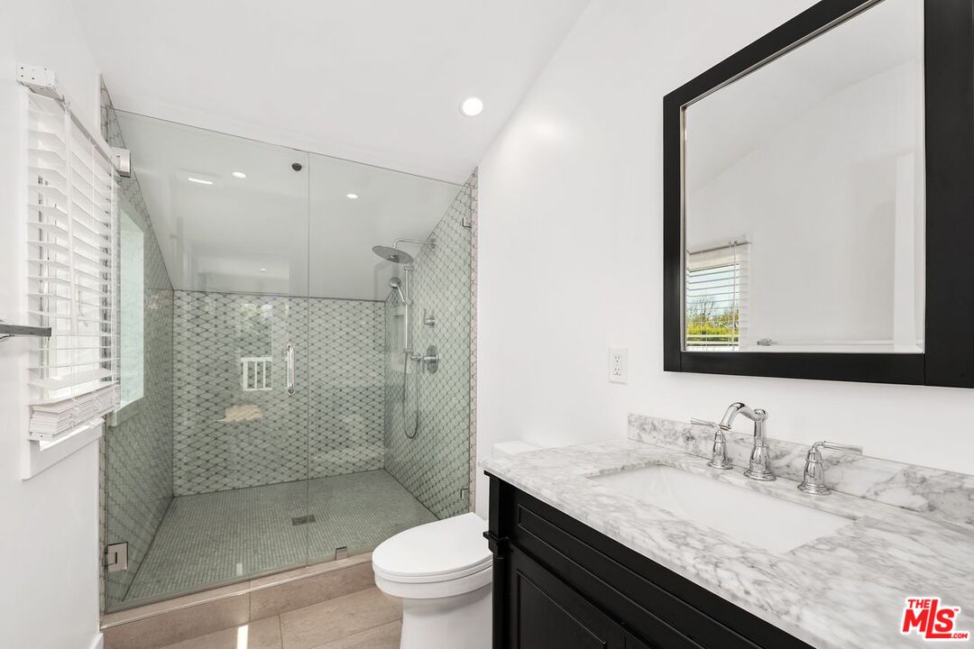 400 Chautauqua Blvd
