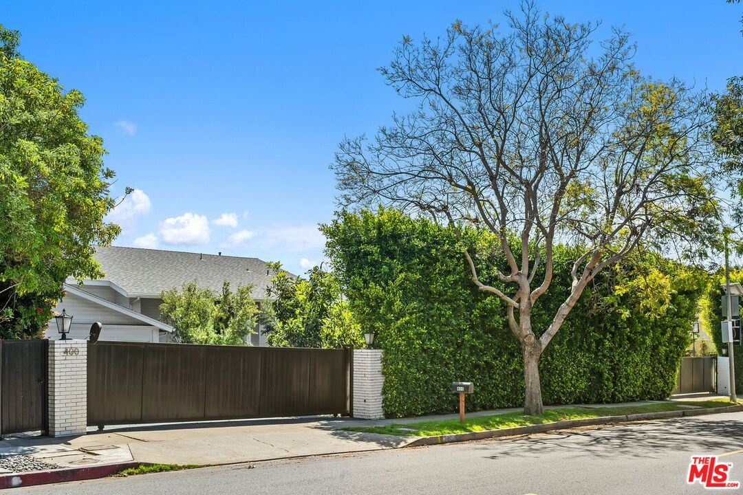 400 Chautauqua Blvd