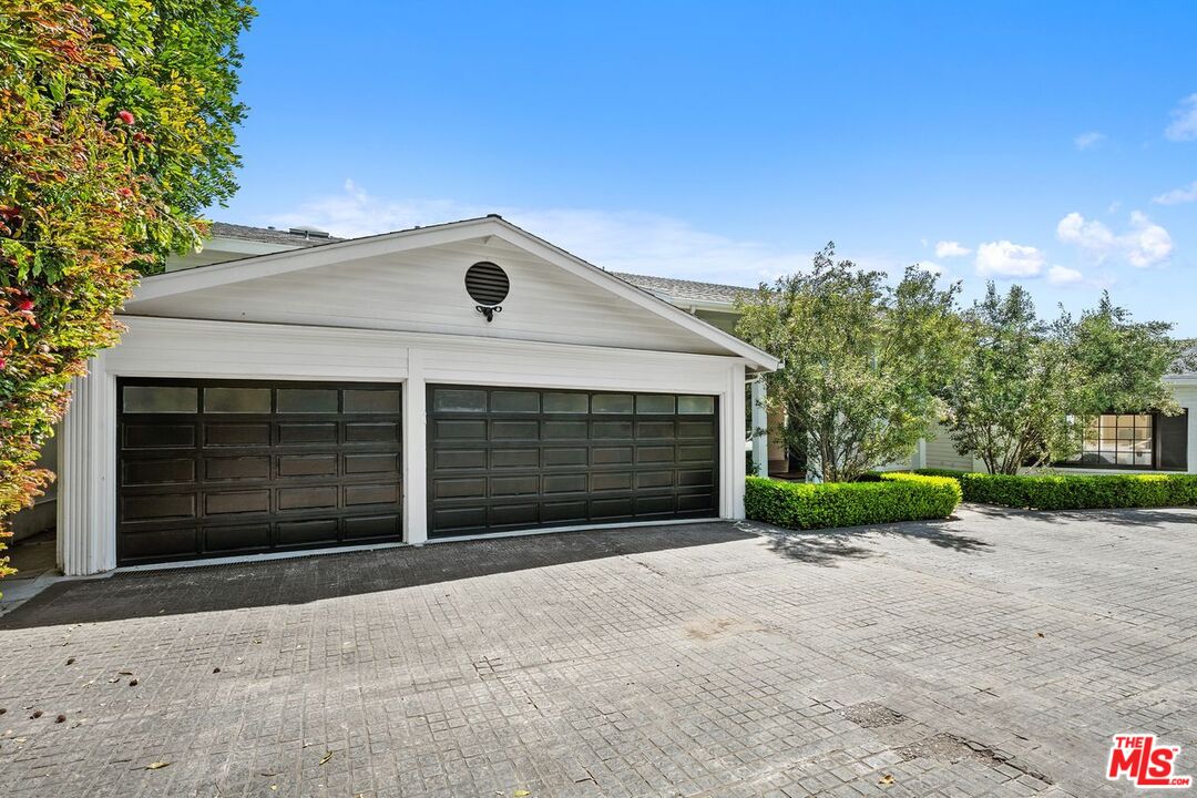 400 Chautauqua Blvd