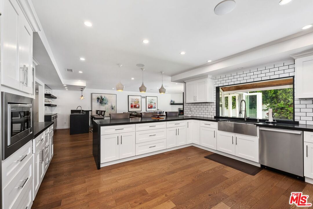 400 Chautauqua Blvd