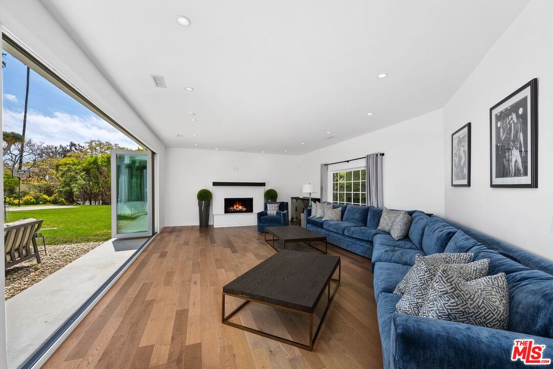 400 Chautauqua Blvd