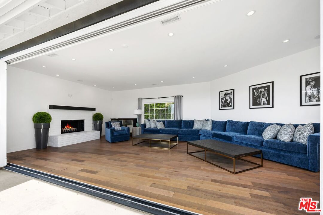 400 Chautauqua Blvd