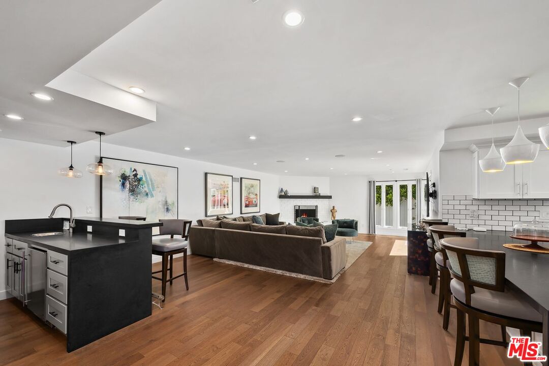 400 Chautauqua Blvd