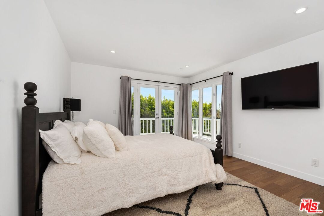 400 Chautauqua Blvd