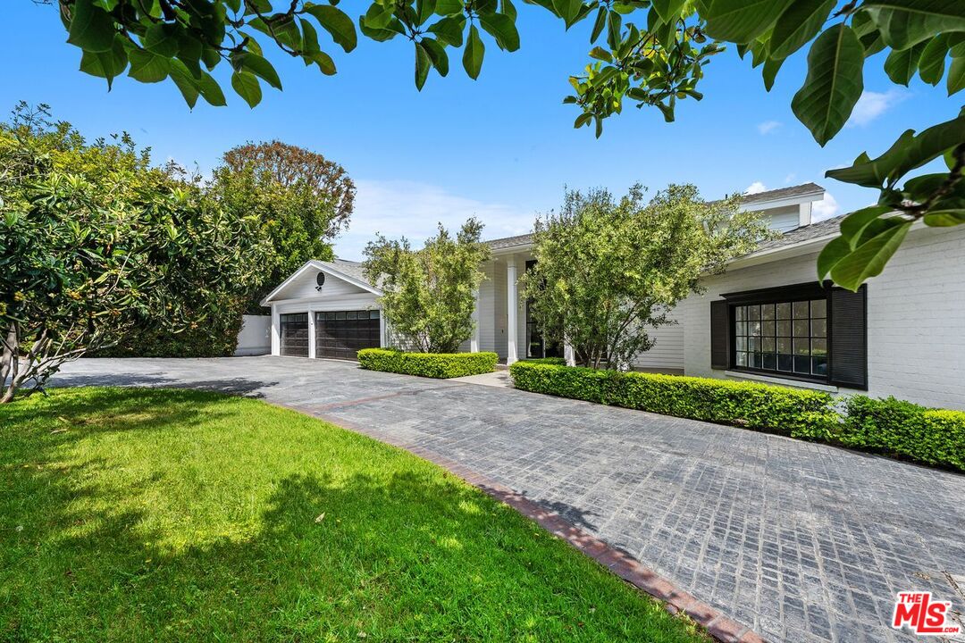 400 Chautauqua Blvd