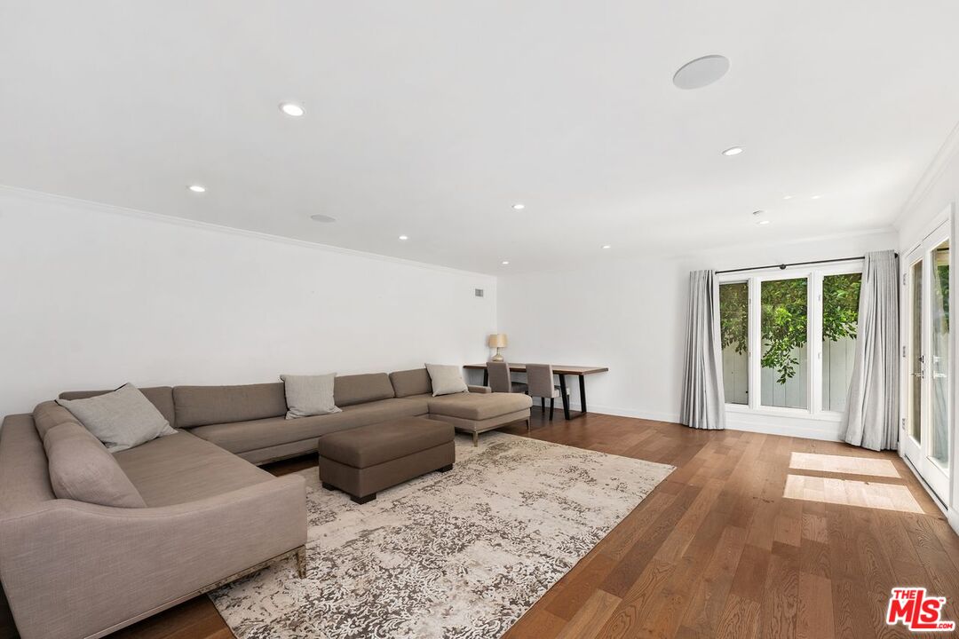 400 Chautauqua Blvd
