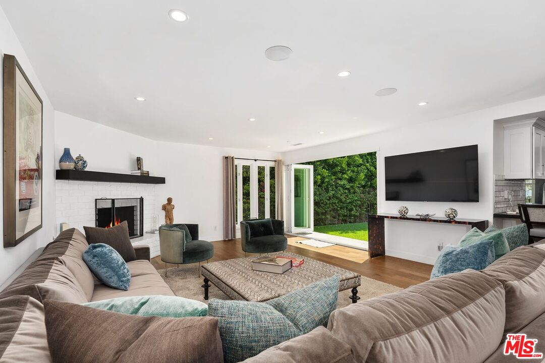 400 Chautauqua Blvd