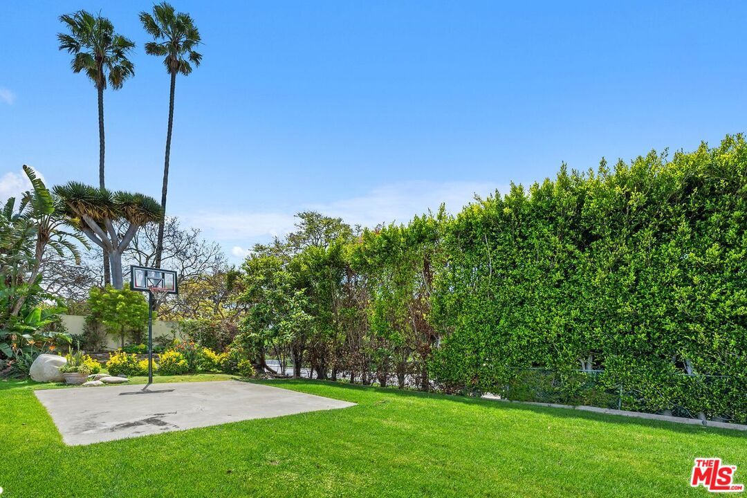 400 Chautauqua Blvd
