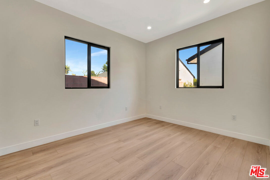 6219 Sylvia Ave