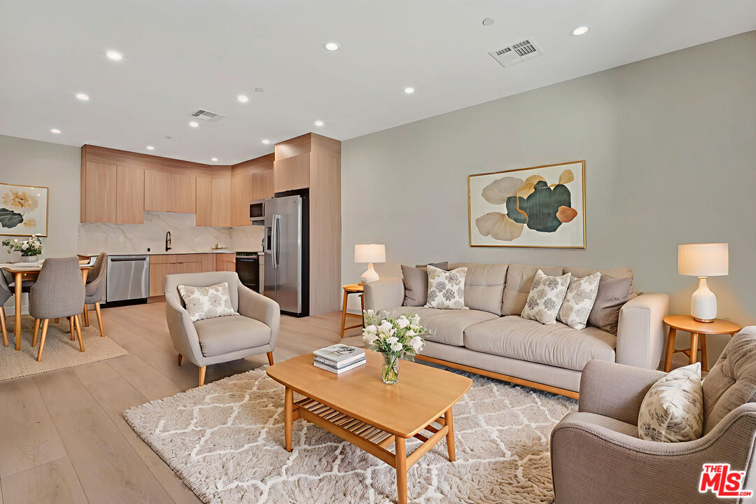 6219 Sylvia Ave